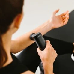 Blackroll Vibrationsmassagegerät "Fascia Gun" 19 Blackroll Vibrationsmassagegerät "Fascia Gun" -Geschäft Für Fitnessgeräte 322 5309 9